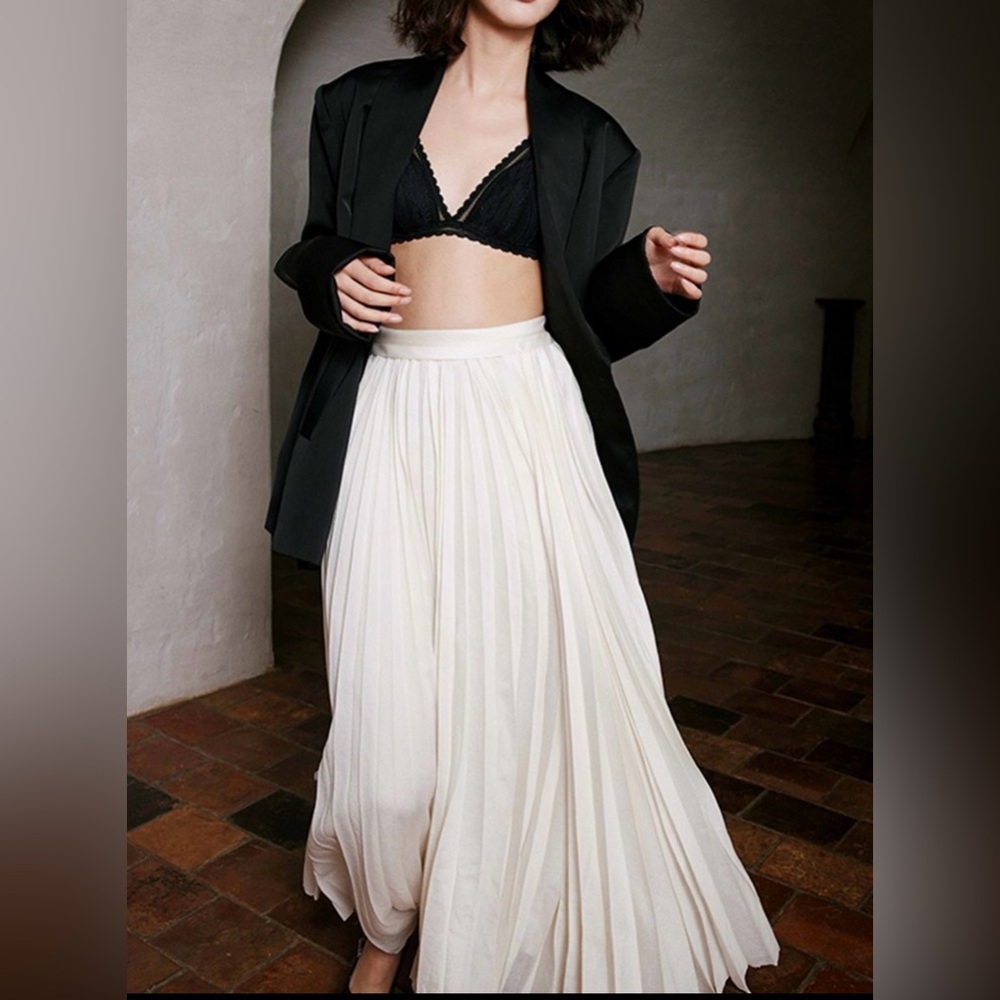 Solid Pleated Maxi Skirt